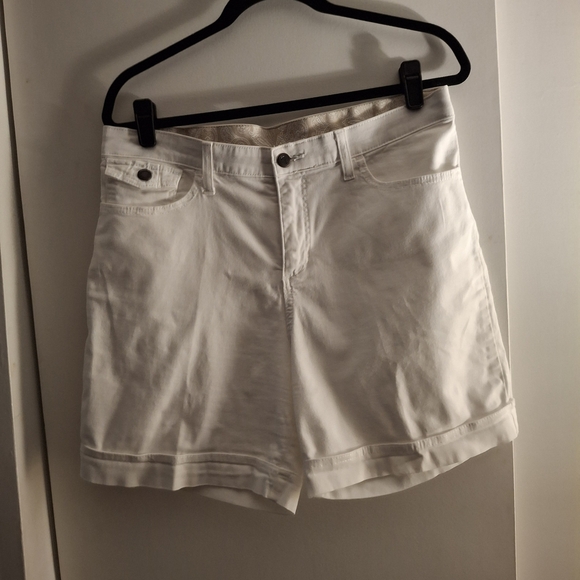 Lee Women's Classic White Jean Shorts - Picture 1 of 9
